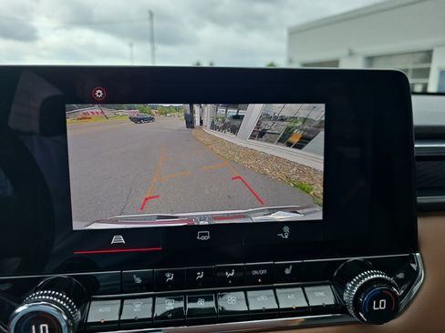 Used 2023 GMC Canyon AT4 w/ Canyon Safety Plus Package AWD/4WD image 34