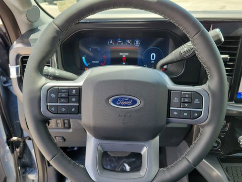 New 2026 Ford F250 Lariat w/ Black Appearance Package AWD/4WD image 17