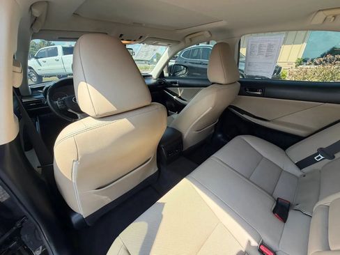 Used 2019 Lexus IS 300 w/ Premium Package RWD image 26