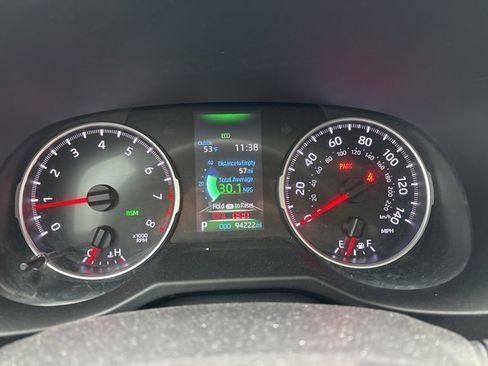 Used 2019 Toyota RAV4 XLE Premium image 7