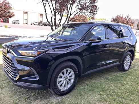 Used 2026 Toyota Grand Highlander AWD Hybrid image 12