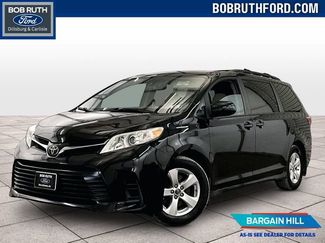 Used 2018 Toyota Sienna LE FWD video 1