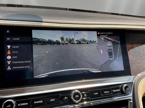 Used 2021 Bentley Flying Spur V8 AWD/4WD image 14