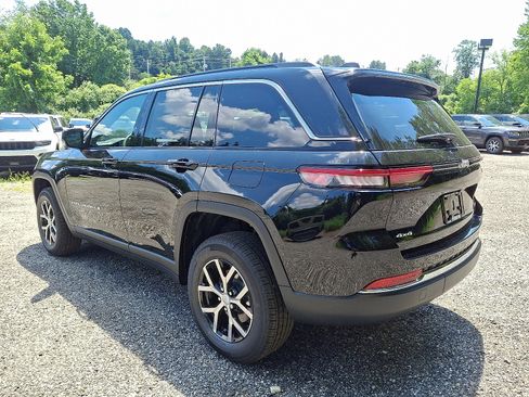 New 2025 Jeep Grand Cherokee Limited image 3