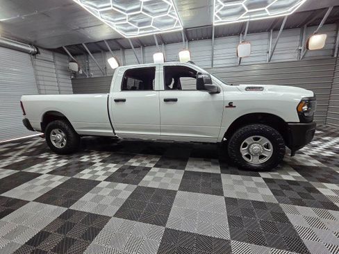 Used 2023 RAM 3500 Tradesman AWD/4WD image 10