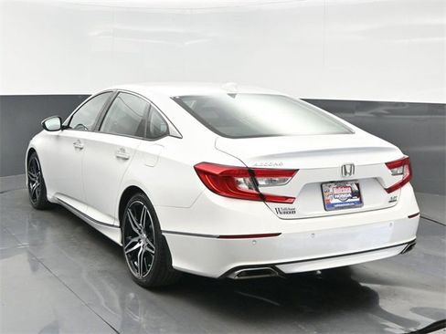 Certified 2022 Honda Accord Touring image 4