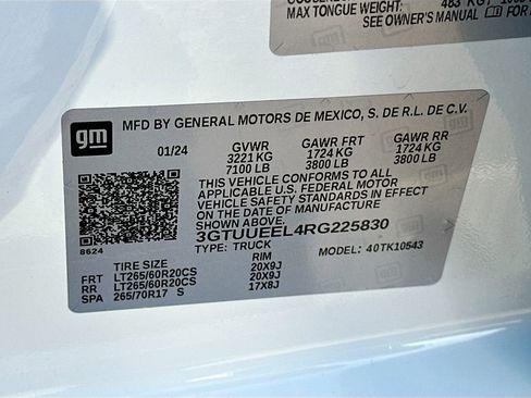 Used 2024 GMC Sierra 1500 AT4 w/ Technology Package image 32