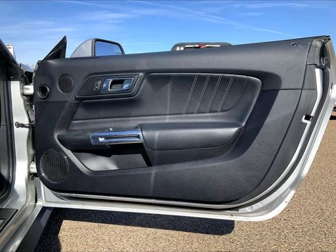 Used 2019 Ford Mustang Premium image 21