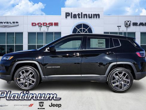 New 2026 Jeep Compass Latitude image 3