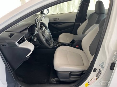 Used 2021 Toyota Corolla LE w/ Carpet Mat Package (TMS) FWD image 3