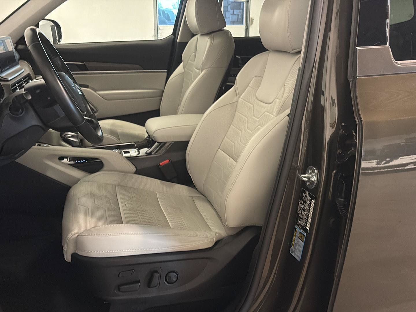 Used 2022 Kia Telluride SX w/ SX Prestige Package AWD/4WD image 14