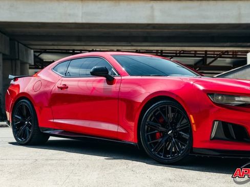 Used 2018 Chevrolet Camaro ZL1 RWD image 38