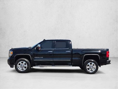 Used 2018 GMC Sierra 2500 Denali w/ Snow Plow Prep Package AWD/4WD image 8