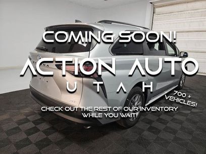 Used 2025 Toyota Sienna XLE