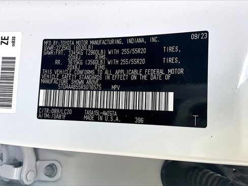 Used 2024 Toyota Grand Highlander Limited image 36