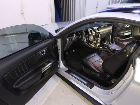 Used 2019 Ford Mustang GT Premium RWD image 17