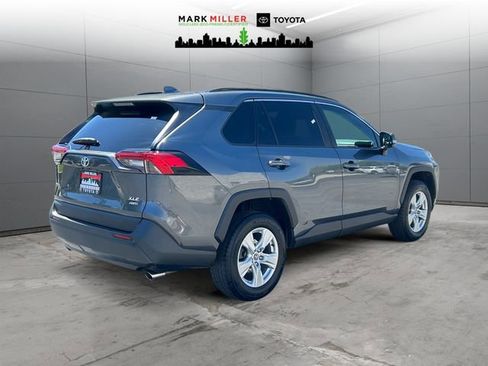 Used 2020 Toyota RAV4 XLE AWD/4WD image 5