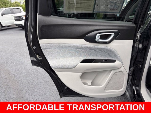 Used 2022 Jeep Compass Latitude FWD image 13