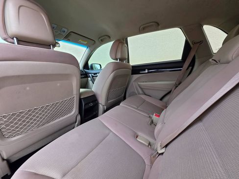 Used 2014 Kia Sorento LX image 13
