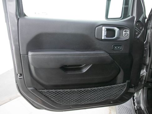 Used 2021 Jeep Wrangler Unlimited Sahara w/ Cold Weather Group AWD/4WD image 20