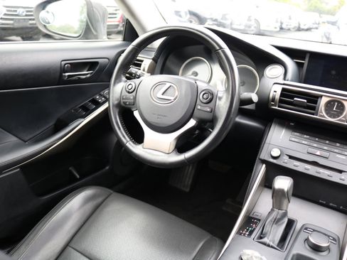 Used 2016 Lexus IS 200t image 33