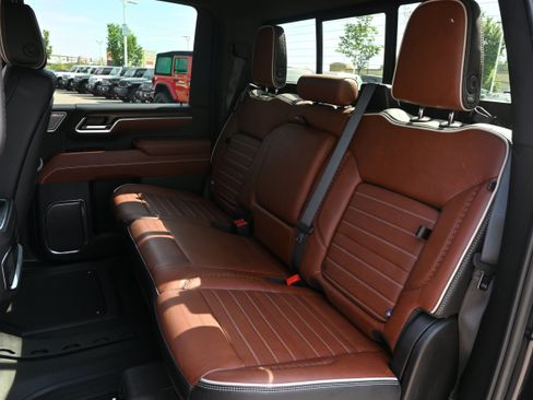 Used 2024 GMC Sierra 2500 Denali Ultimate w/ Max Trailering Package AWD/4WD image 34