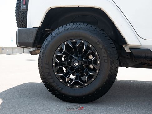 Used 2014 Jeep Wrangler Unlimited Sahara AWD/4WD image 11