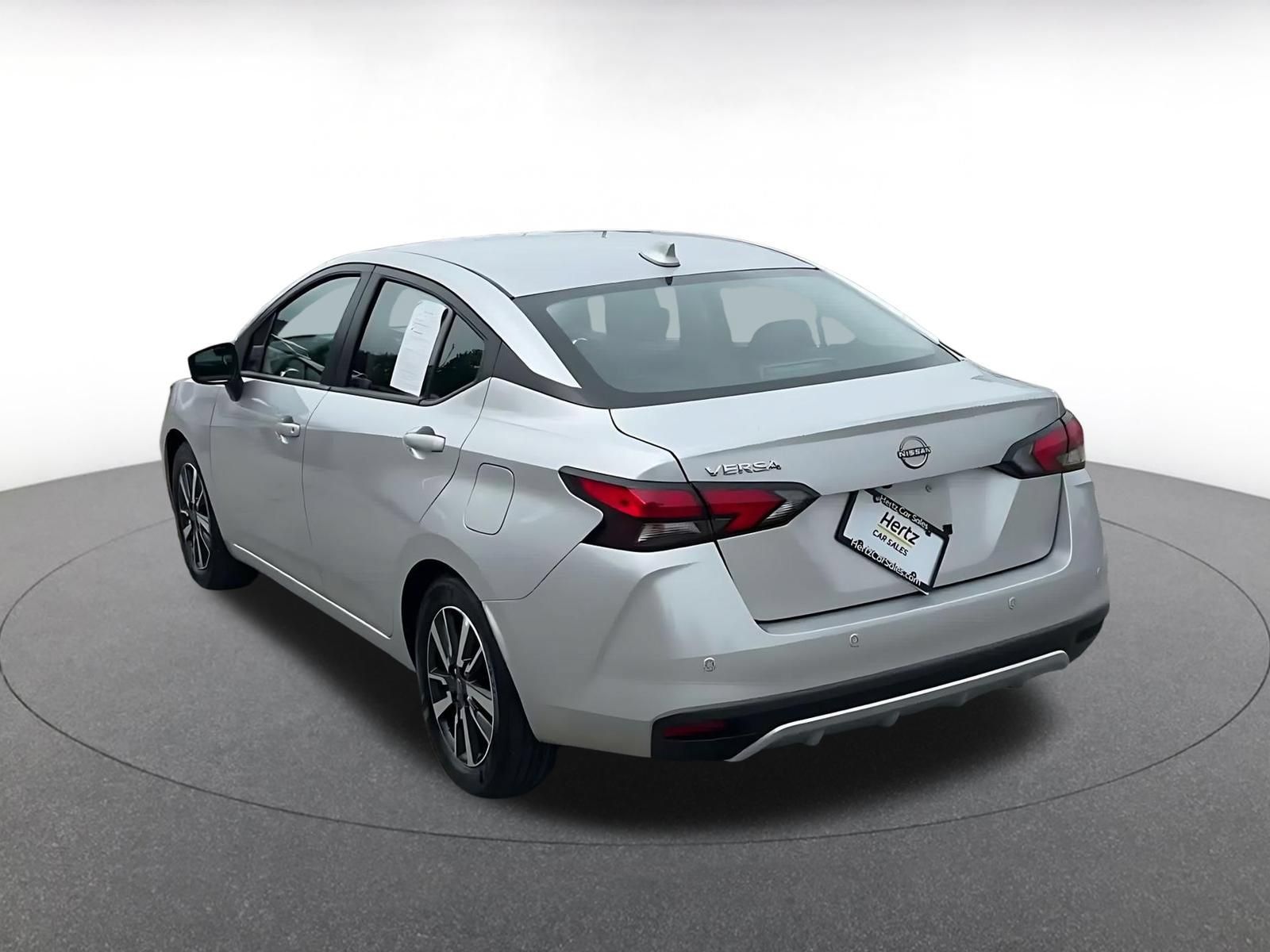 Used 2025 Nissan Versa SV FWD image 10