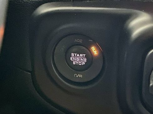 Used 2018 Jeep Wrangler Unlimited Rubicon AWD/4WD image 16