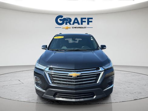 Used 2023 Chevrolet Traverse LT w/ Rear Camera Mirror Package AWD/4WD image 12
