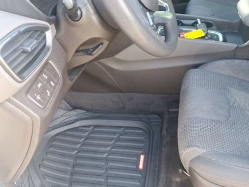 Used 2019 Hyundai Santa Fe SE AWD/4WD image 10