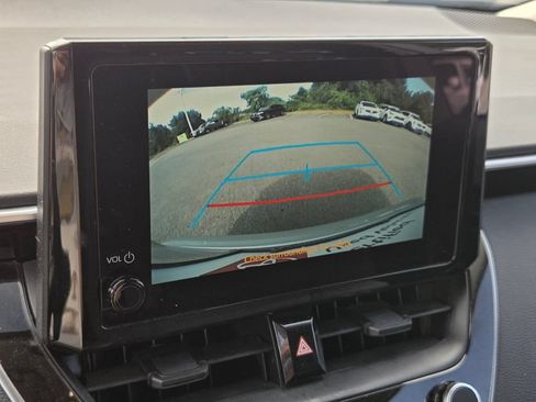 Used 2025 Toyota Corolla LE FWD image 19