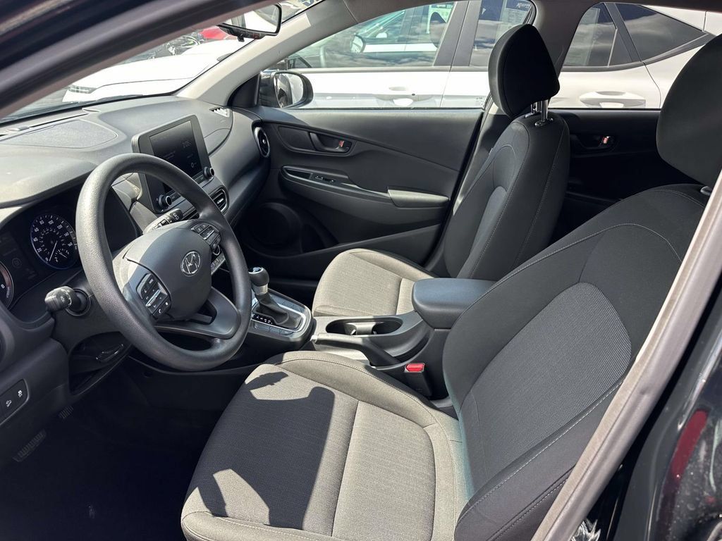 Certified 2023 Hyundai Kona SEL AWD/4WD image 11
