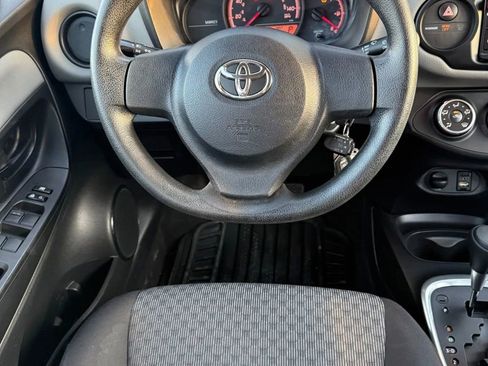 Used 2015 Toyota Yaris SE image 16