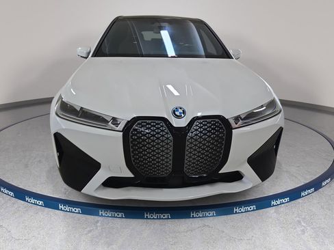 Used 2023 BMW iX xDrive50 w/ Premium Package image 3
