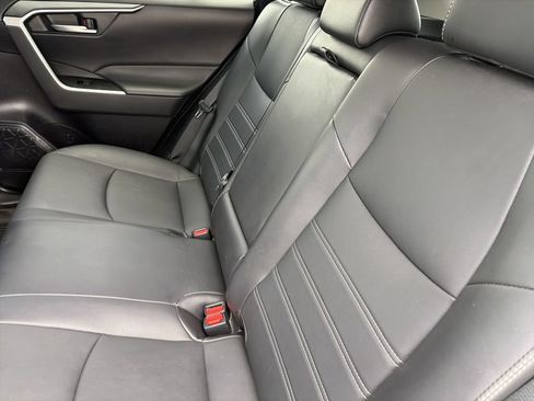 Used 2022 Toyota RAV4 XLE Premium FWD image 29