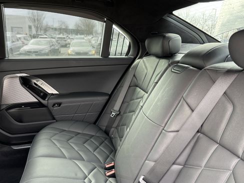 Certified 2025 BMW 760i xDrive w/ Executive Package image 33