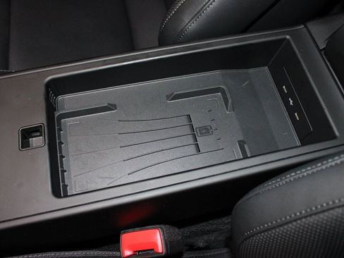 Used 2025 Porsche 911 Carrera 4 GTS image 34