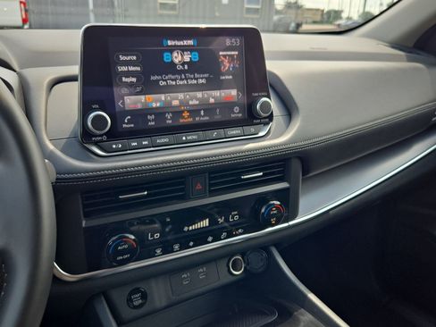 Used 2025 Nissan Rogue SV FWD image 23
