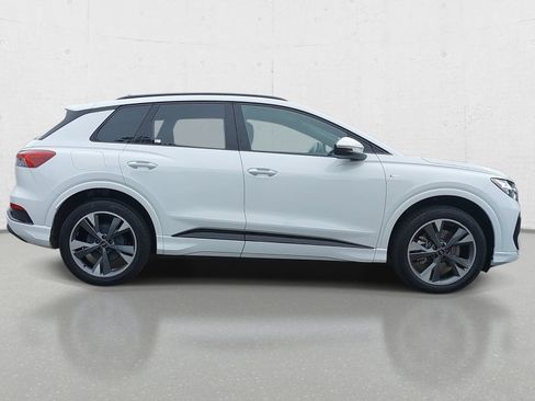 Certified 2023 Audi Q4 e-tron Premium w/ Convenience Package AWD/4WD image 4