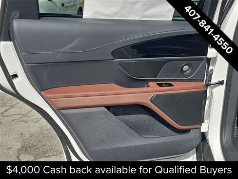 New 2026 Lincoln Nautilus Reserve image 8