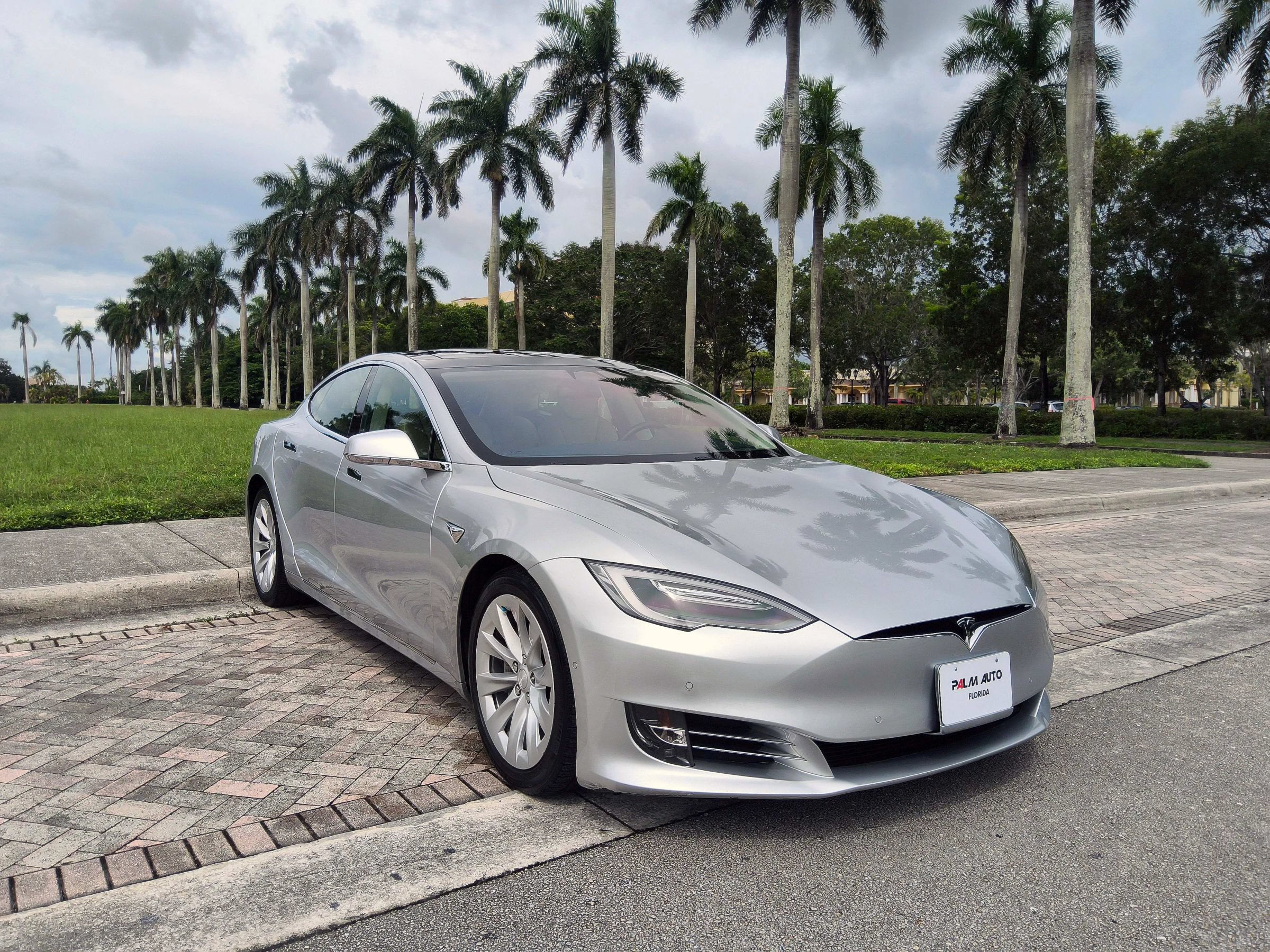 Used 2017 Tesla Model S 100D AWD/4WD image 1