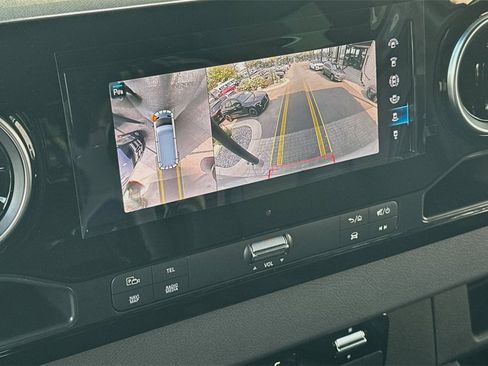 Used 2024 Mercedes-Benz Sprinter 2500 image 19