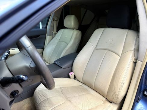 Used 2010 INFINITI G37 Journey w/ Premium Pkg image 17