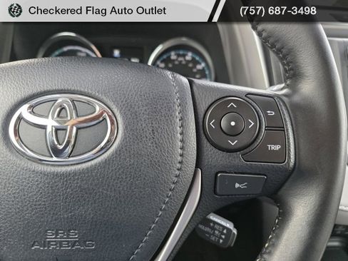 Used 2017 Toyota RAV4 Limited image 29