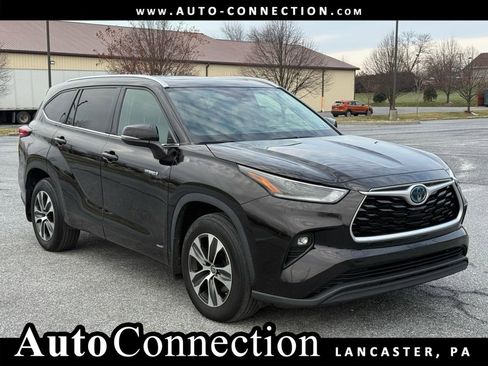 Used 2021 Toyota Highlander XLE image 1