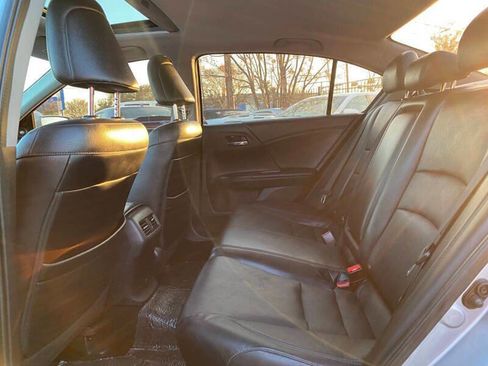 Used 2017 Honda Accord EX-L image 14