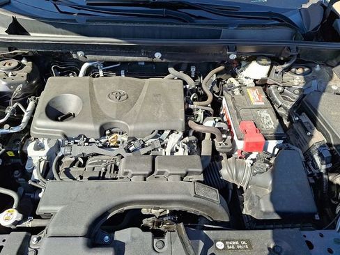 Used 2021 Toyota RAV4 XLE image 33