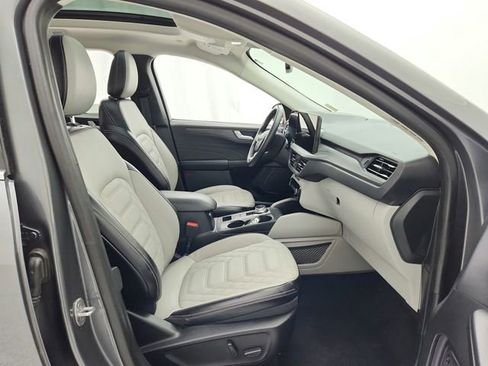 Used 2023 Ford Escape Platinum w/ Premium Technology Package image 30