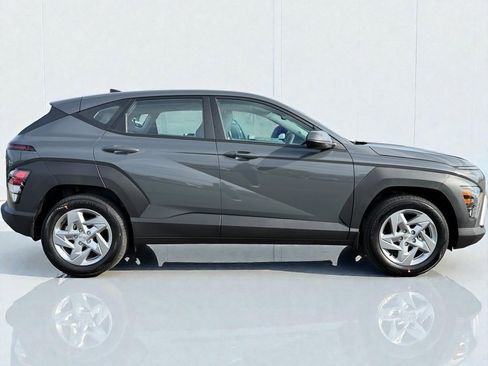New 2026 Hyundai Kona SE image 2